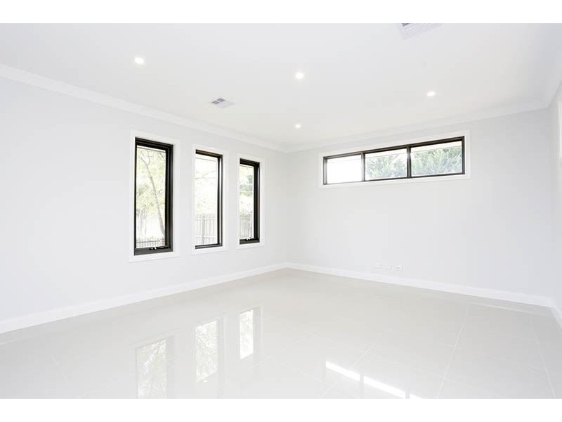 1/2 Kallay Street, Mount Waverley VIC 3149