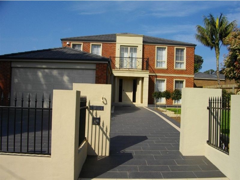 52 Panoramic Grove, Glen Waverley VIC 3150