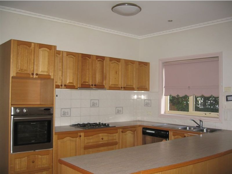 1/31 Ingleside Crescent, Glen Waverley VIC 3150