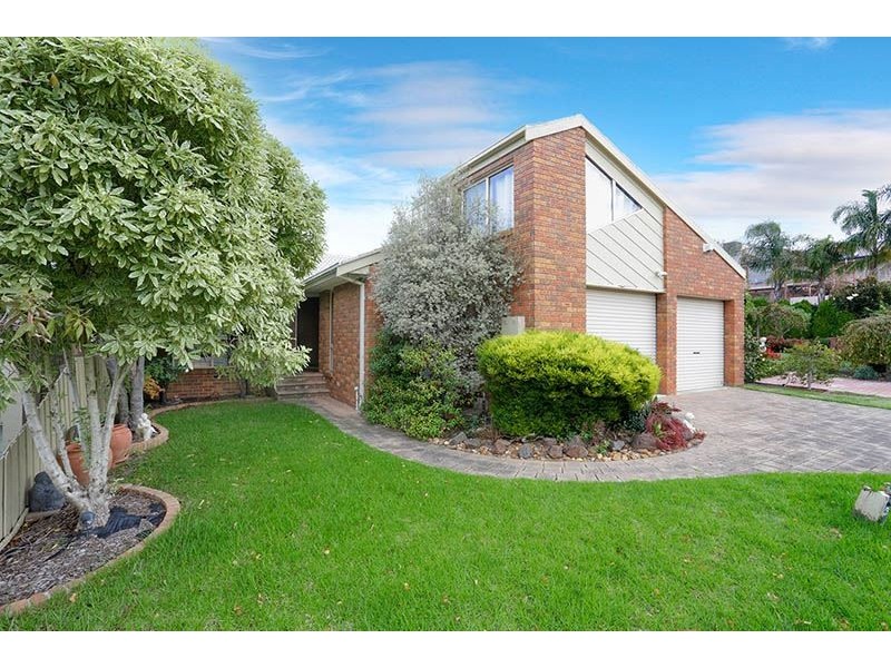 42 Robinson Drive, Burwood East VIC 3151