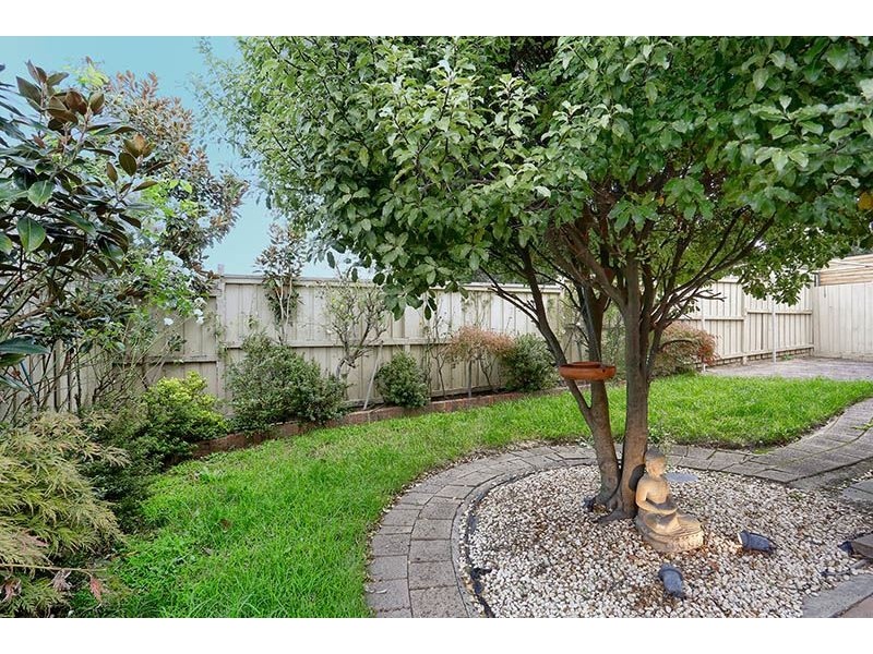 42 Robinson Drive, Burwood East VIC 3151