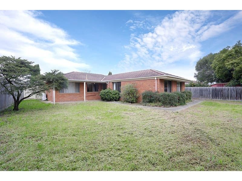 5 Jenola Parade, Wantirna South VIC 3152