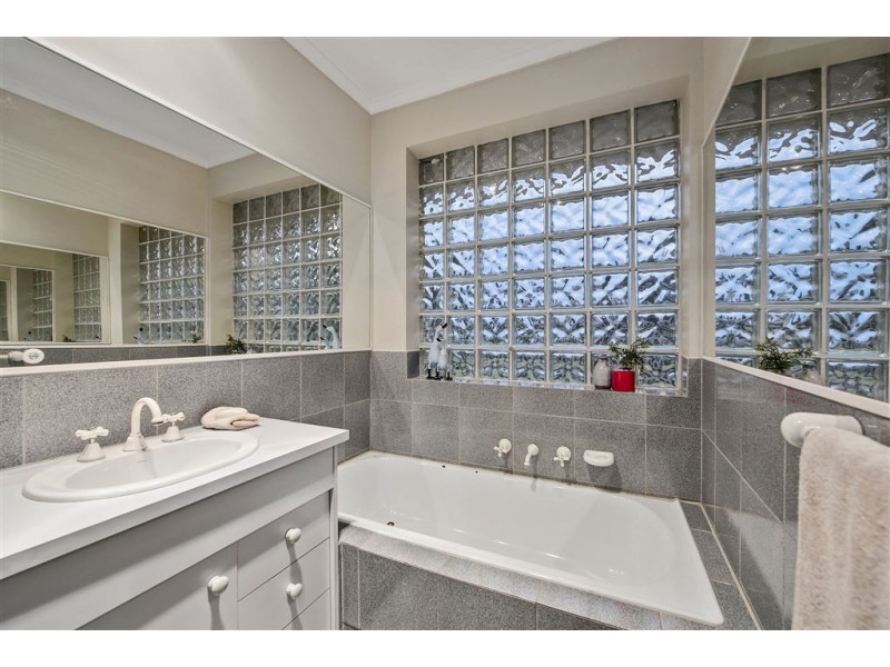 40 Ballantyne Street, Burwood East VIC 3151