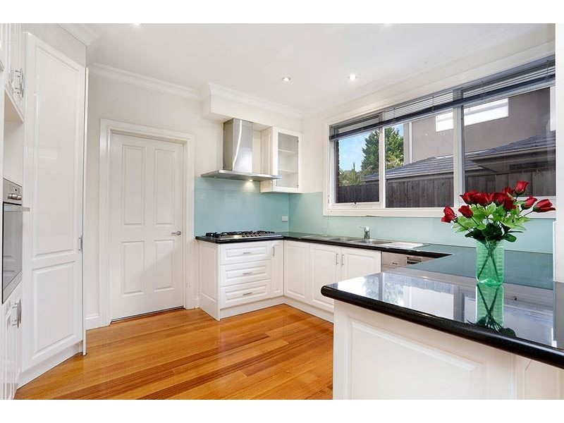 6 Lowen Road, Glen Waverley VIC 3150