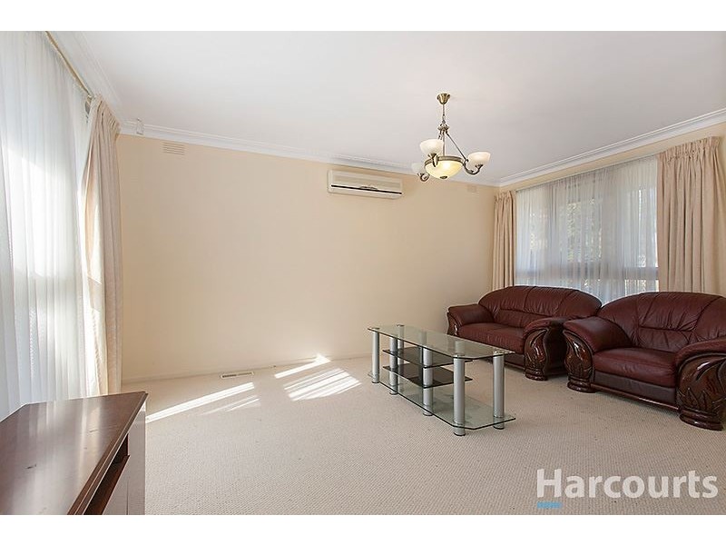 5 Snowden Drive, Glen Waverley VIC 3150