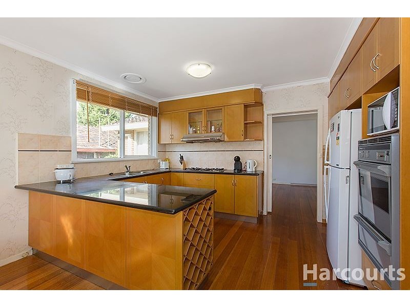 5 Snowden Drive, Glen Waverley VIC 3150