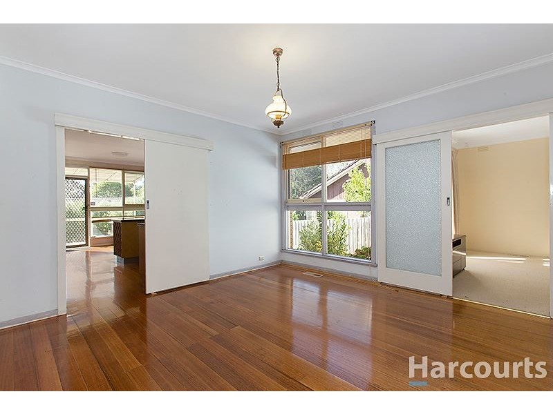 5 Snowden Drive, Glen Waverley VIC 3150