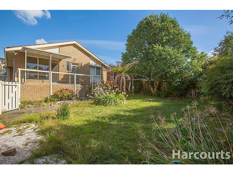 5 Snowden Drive, Glen Waverley VIC 3150
