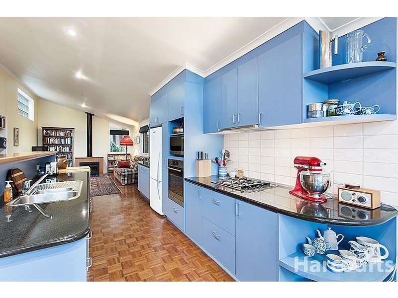 36 Caithness Crescent, Glen Waverley VIC 3150