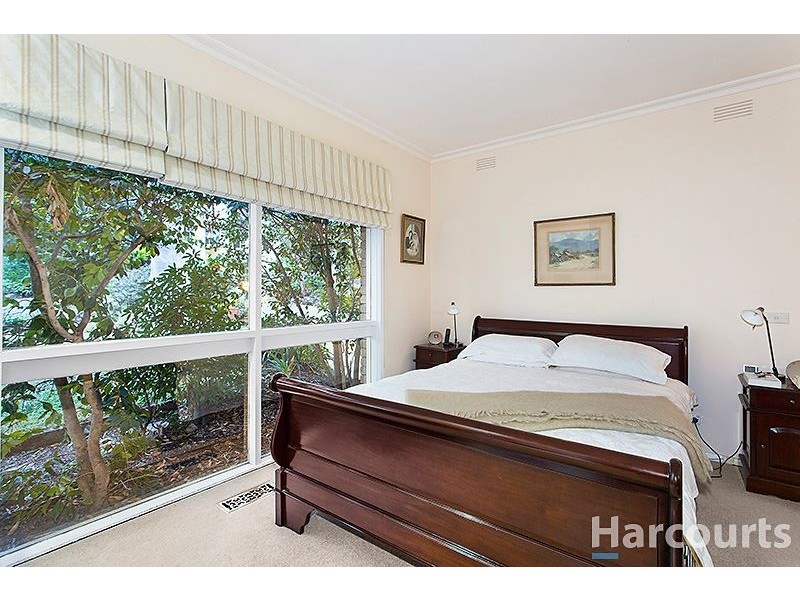 36 Caithness Crescent, Glen Waverley VIC 3150