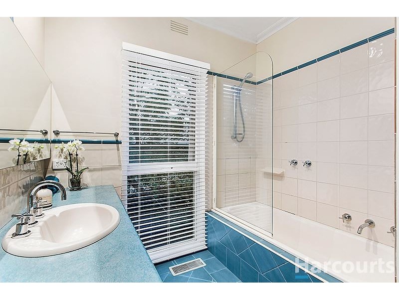 36 Caithness Crescent, Glen Waverley VIC 3150