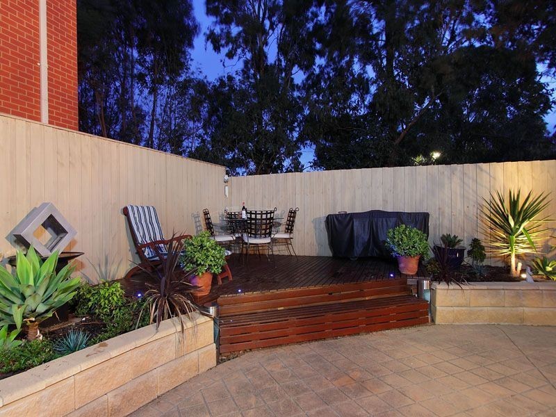 18 Holmes Way, Glen Waverley VIC 3150