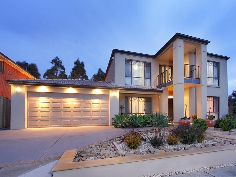 18 Holmes Way, Glen Waverley VIC 3150