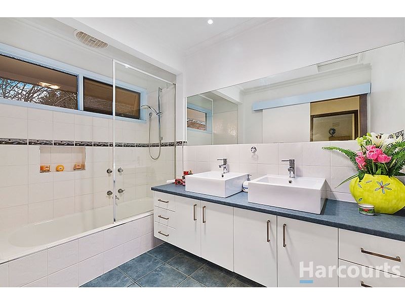 10 Corunna Court, Glen Waverley VIC 3150