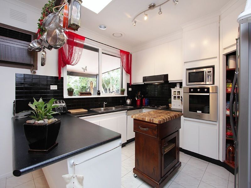 31 King Arthur Drive, Glen Waverley VIC 3150