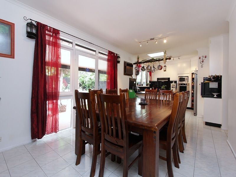 31 King Arthur Drive, Glen Waverley VIC 3150
