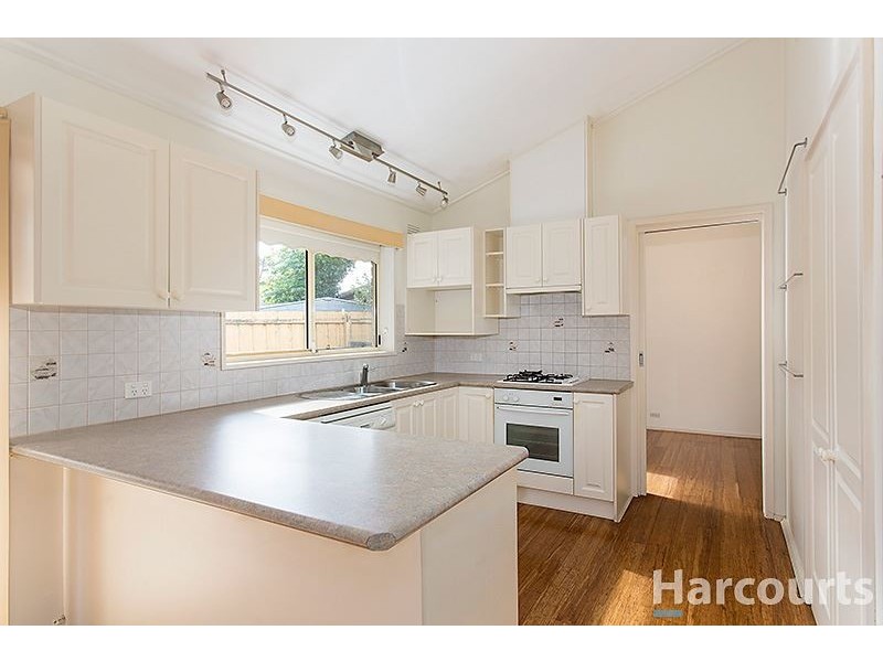 3 Dubbo Court, Glen Waverley VIC 3150