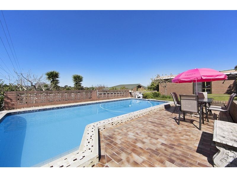 27 Chivers Avenue, Glen Waverley VIC 3150