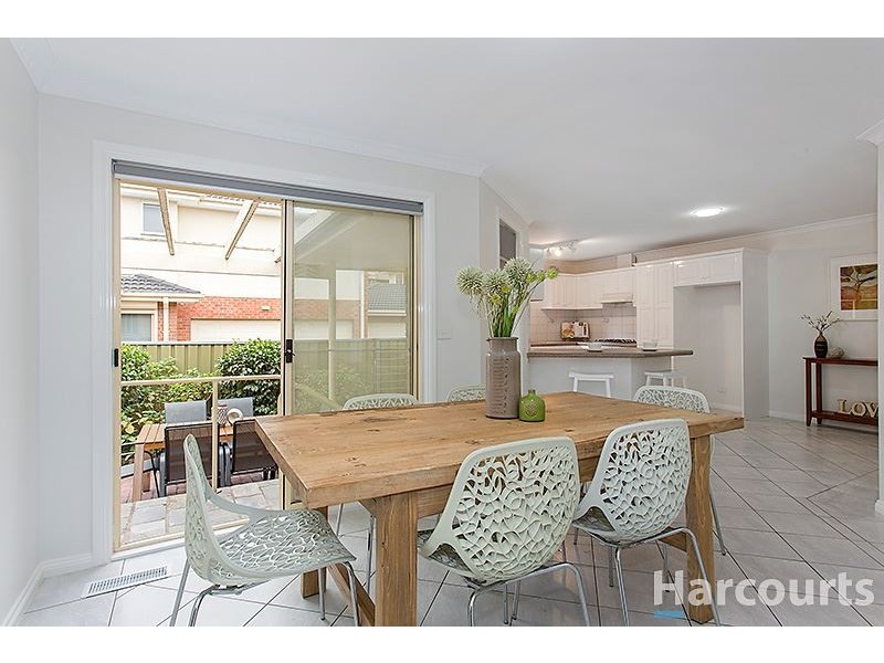 1/4 Myers Avenue, Glen Waverley VIC 3150