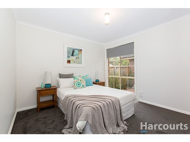 1/4 Myers Avenue, Glen Waverley VIC 3150