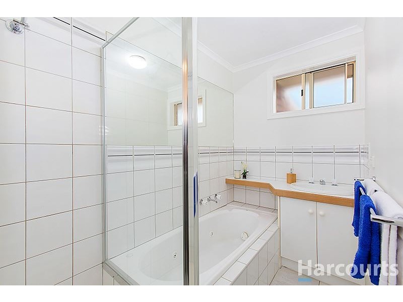 1/4 Myers Avenue, Glen Waverley VIC 3150