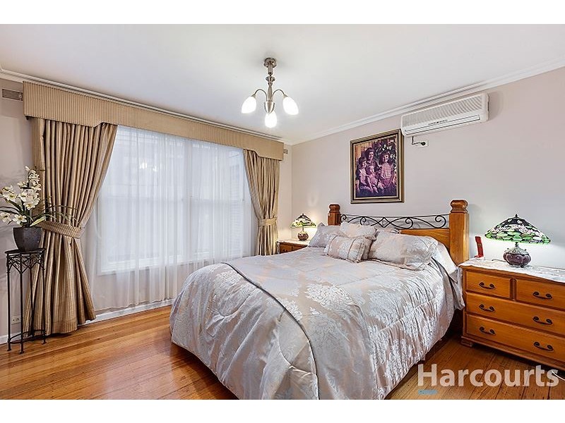913 High Street Road, Glen Waverley VIC 3150