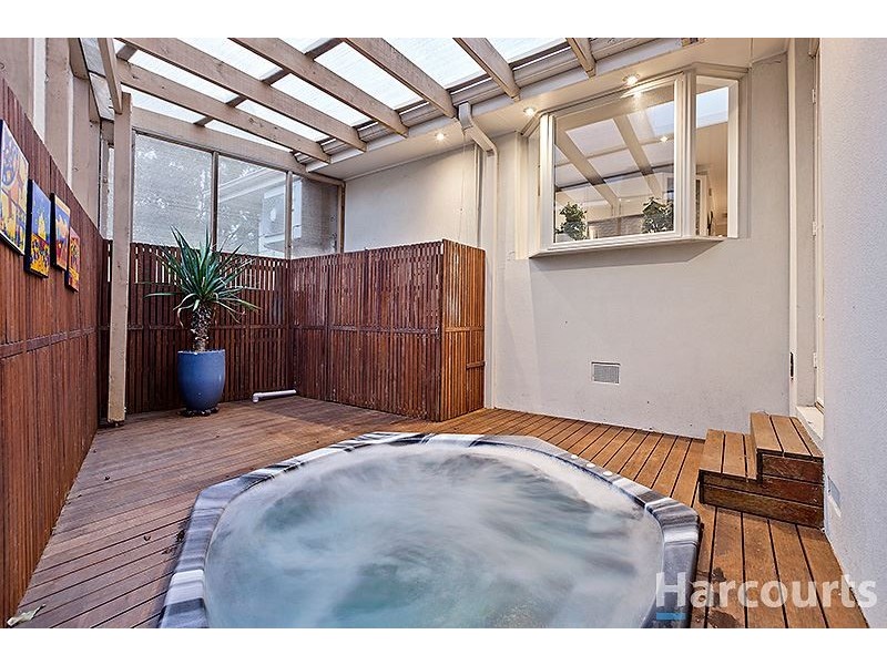 913 High Street Road, Glen Waverley VIC 3150