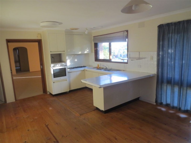 17 Chivalry Avenue, Glen Waverley VIC 3150