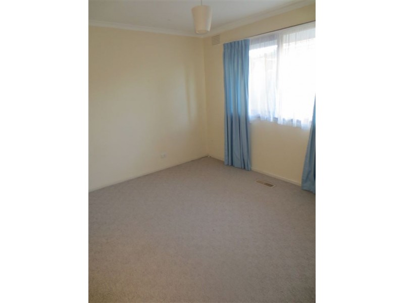 17 Chivalry Avenue, Glen Waverley VIC 3150