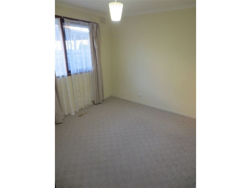 17 Chivalry Avenue, Glen Waverley VIC 3150