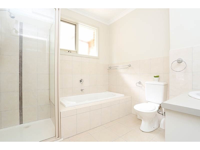 2/24 Tobias Avenue, Glen Waverley VIC 3150