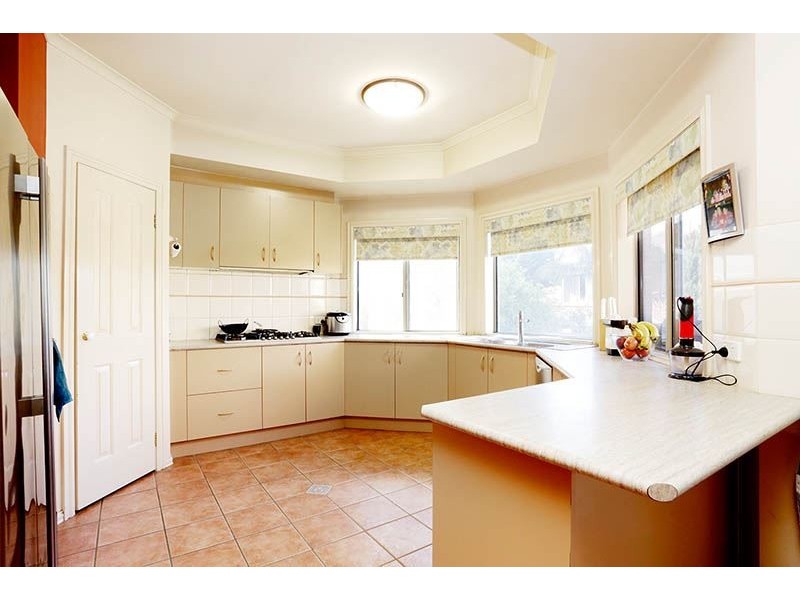 2 James West Street, Glen Waverley VIC 3150