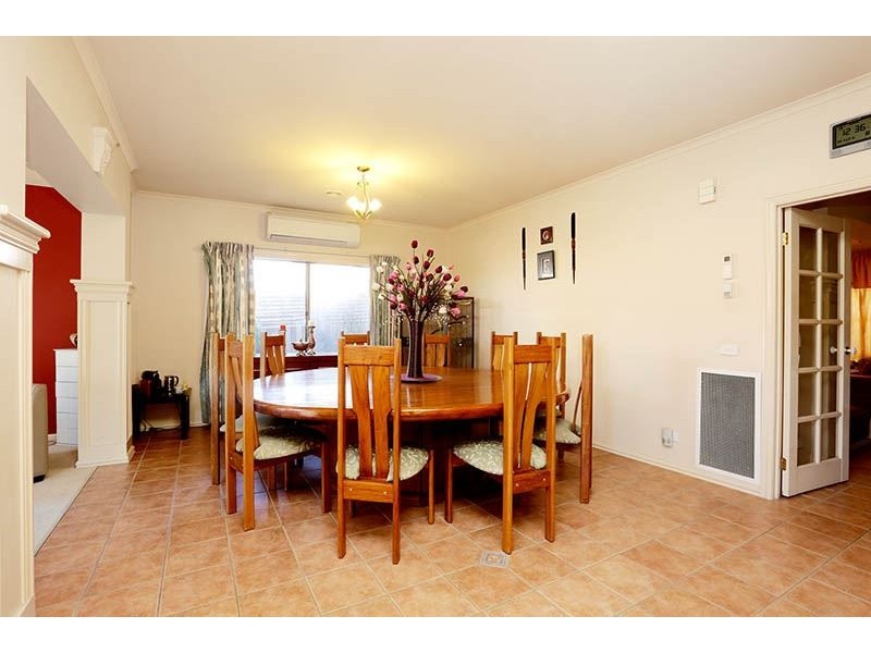2 James West Street, Glen Waverley VIC 3150