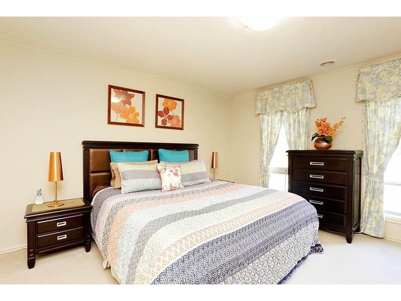 2 James West Street, Glen Waverley VIC 3150