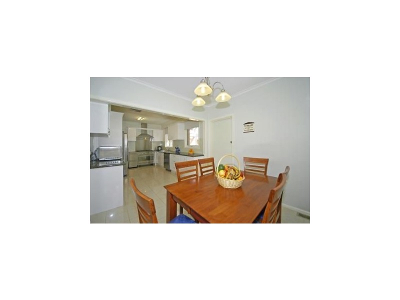 35 The Outlook, Glen Waverley VIC 3150