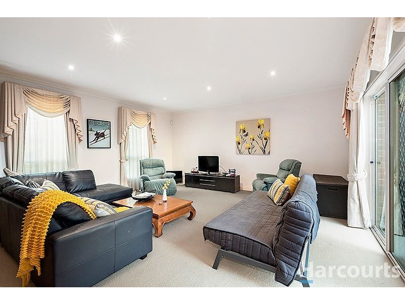 2 Avendon Boulevard, Glen Waverley VIC 3150