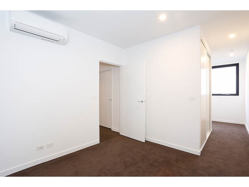 608/5 Sovereign Point Court, Doncaster VIC 3108