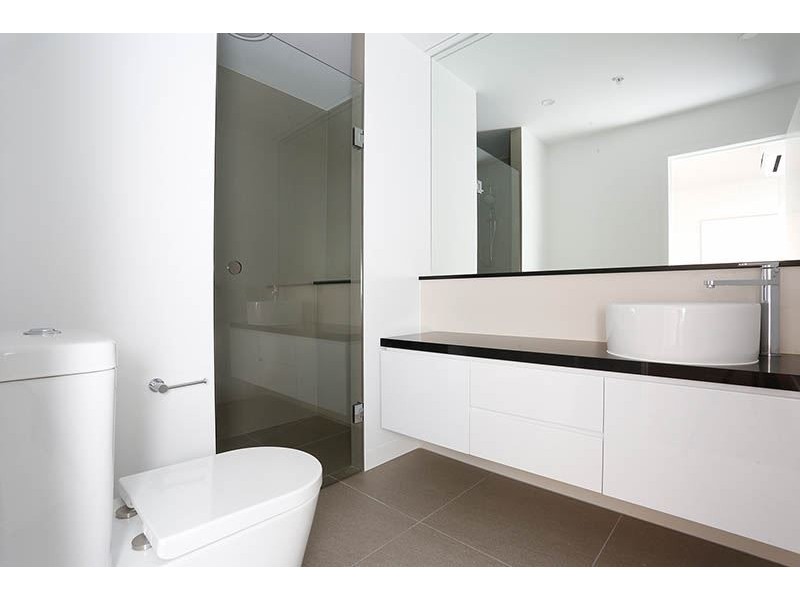 608/5 Sovereign Point Court, Doncaster VIC 3108