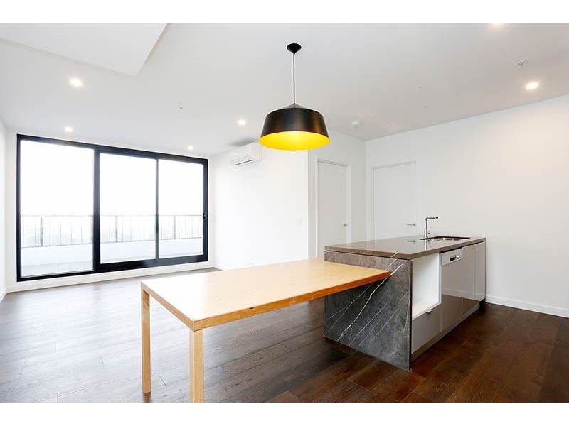 608/5 Sovereign Point Court, Doncaster VIC 3108