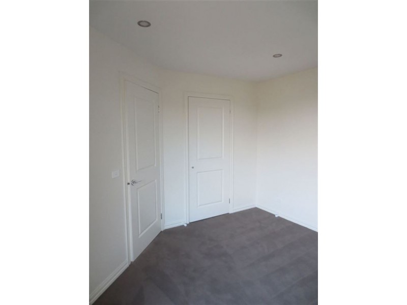 2/37 Gillard Street, Burwood VIC 3125