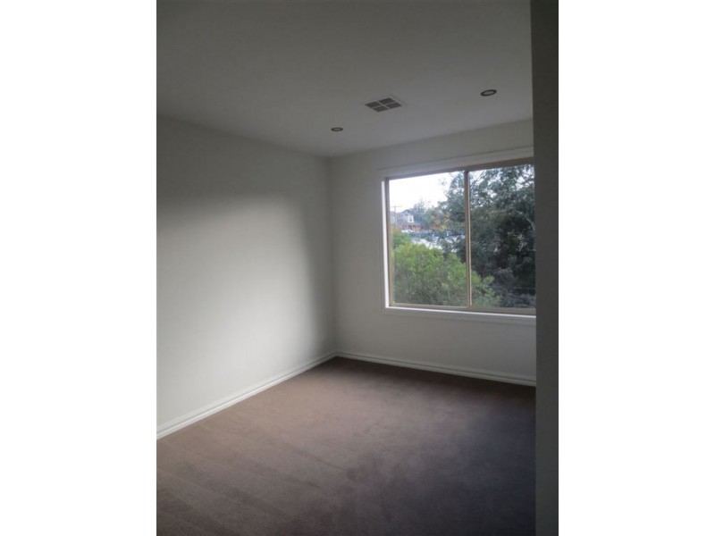 2/37 Gillard Street, Burwood VIC 3125