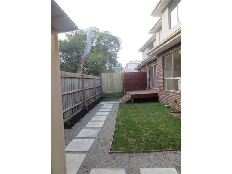 2/37 Gillard Street, Burwood VIC 3125