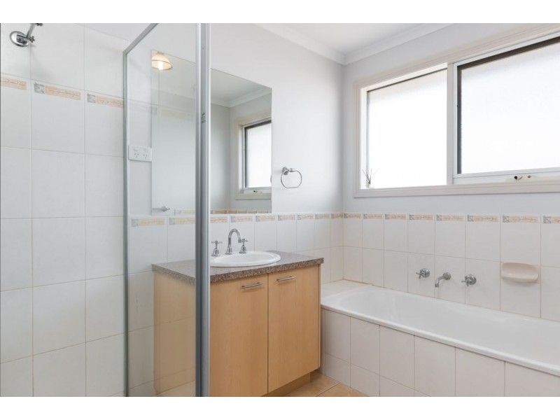 2/112 Bogong Avenue, Glen Waverley VIC 3150