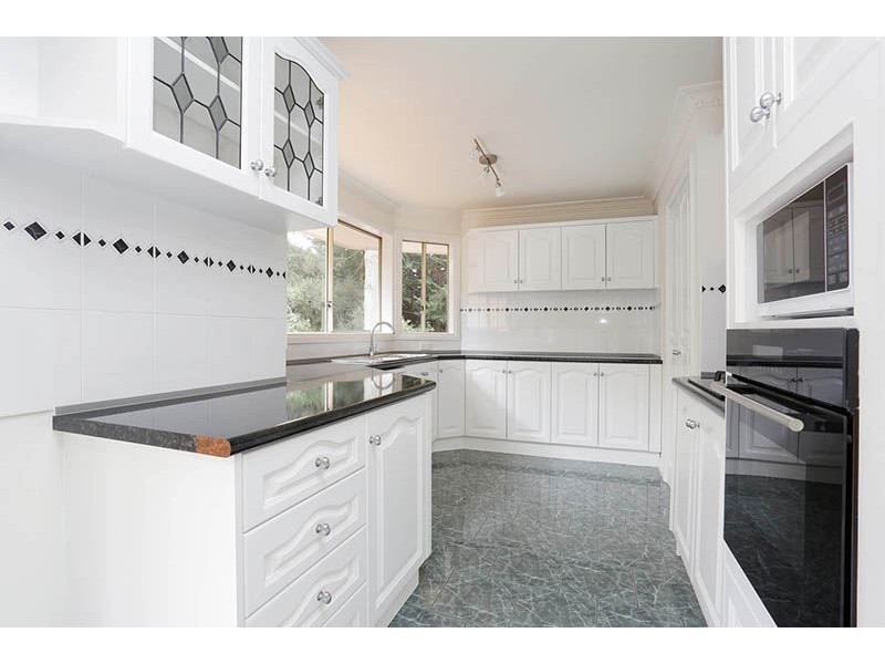 6 Blair Road, Glen Waverley VIC 3150