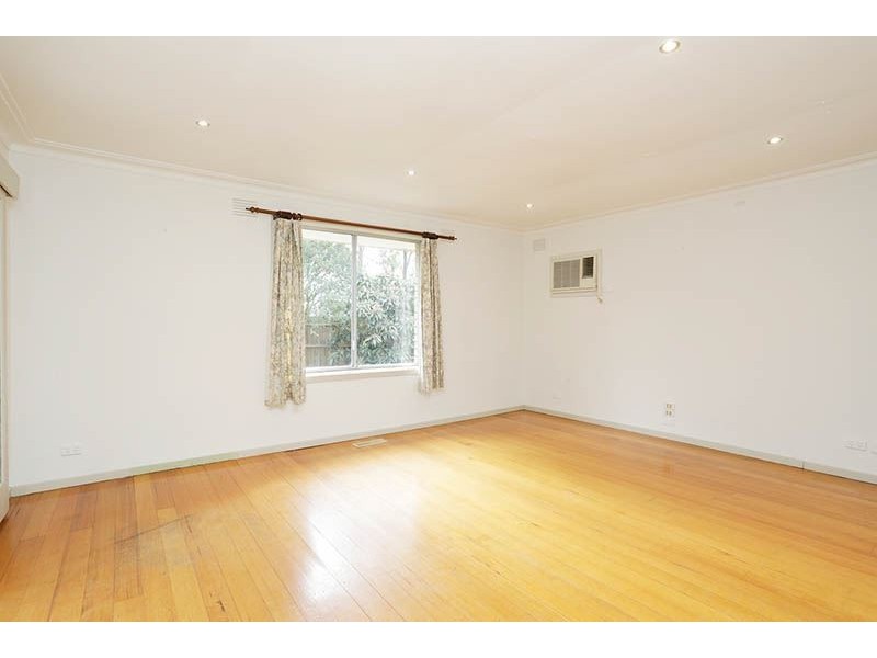 1 Corowa Court, Mount Waverley VIC 3149