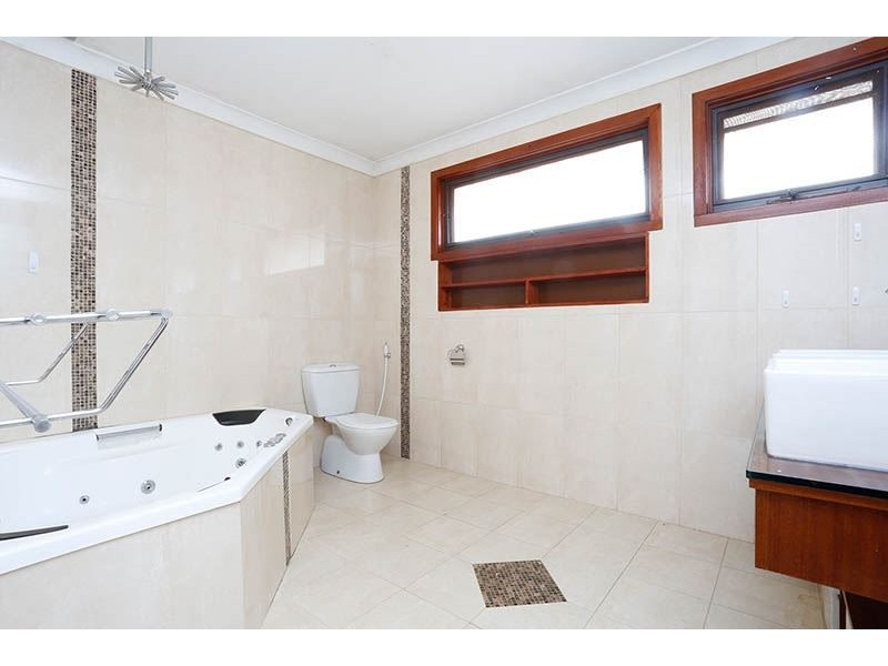 56 Fernbank Crescent, Mulgrave VIC 3170