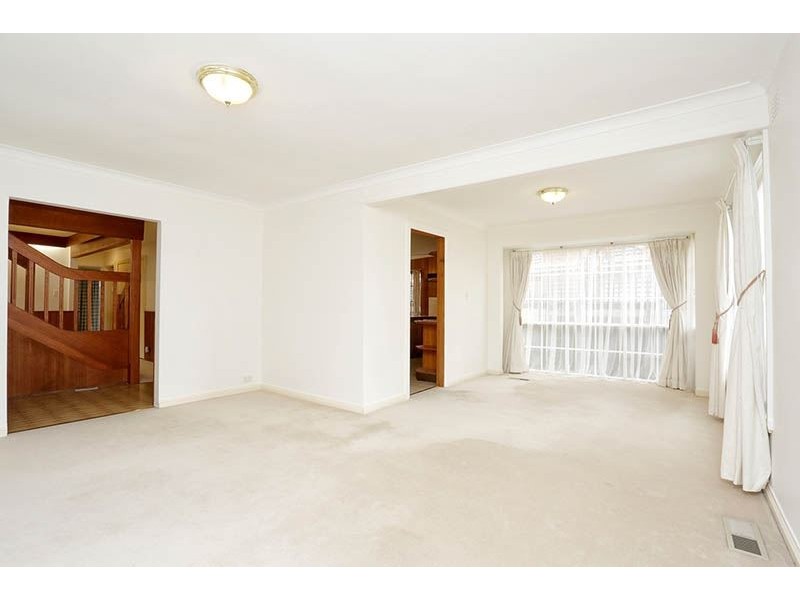 6 Manooka Street, Burwood East VIC 3151