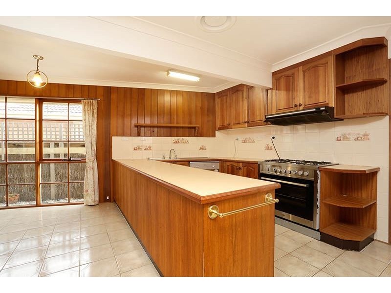 6 Manooka Street, Burwood East VIC 3151
