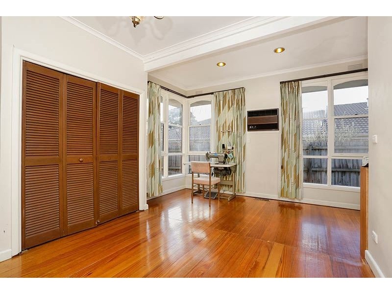 8 Arianne Road, Glen Waverley VIC 3150