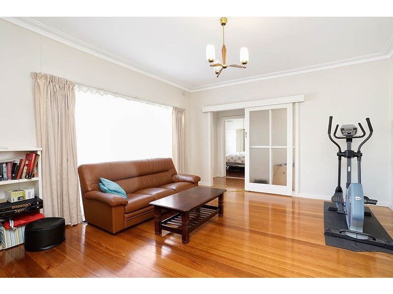 8 Arianne Road, Glen Waverley VIC 3150